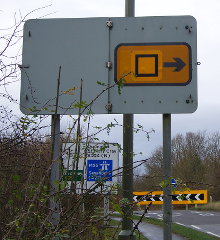 Trigger sign for a motorway diversion route