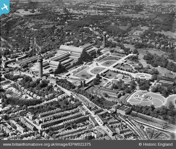 The Crystal Palace on Sydenham Hill, seen in 1928. Click to enlarge