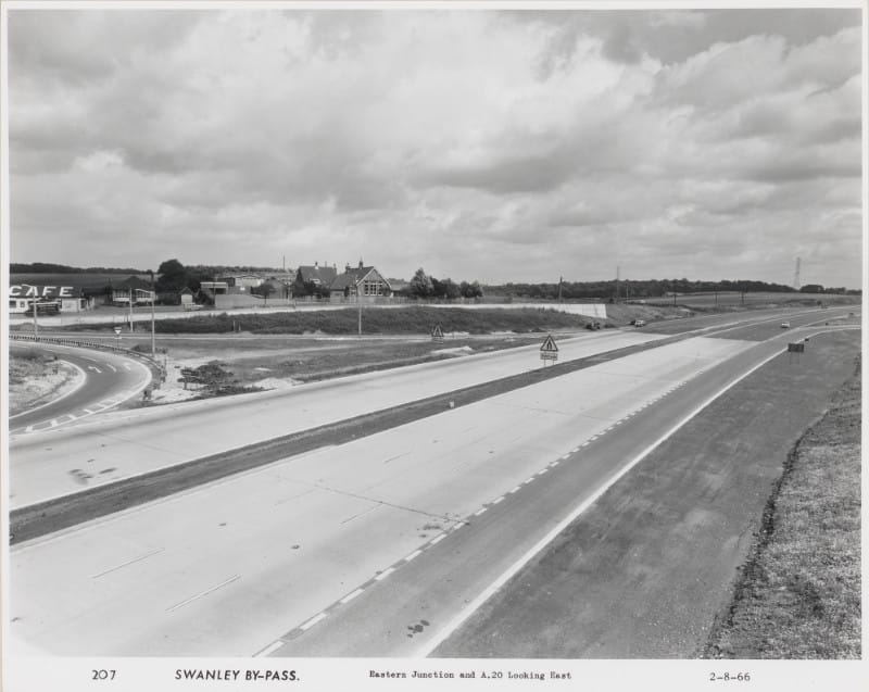 The A20 Swanley Bypass shortly after opening in 1966. This junction at its eastern end was later removed to make way for the M25 interchange. Click to enlarge