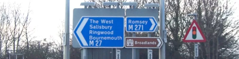 The M271 is the only existing motorway that is affected by the two different zone systems. Click to enlarge